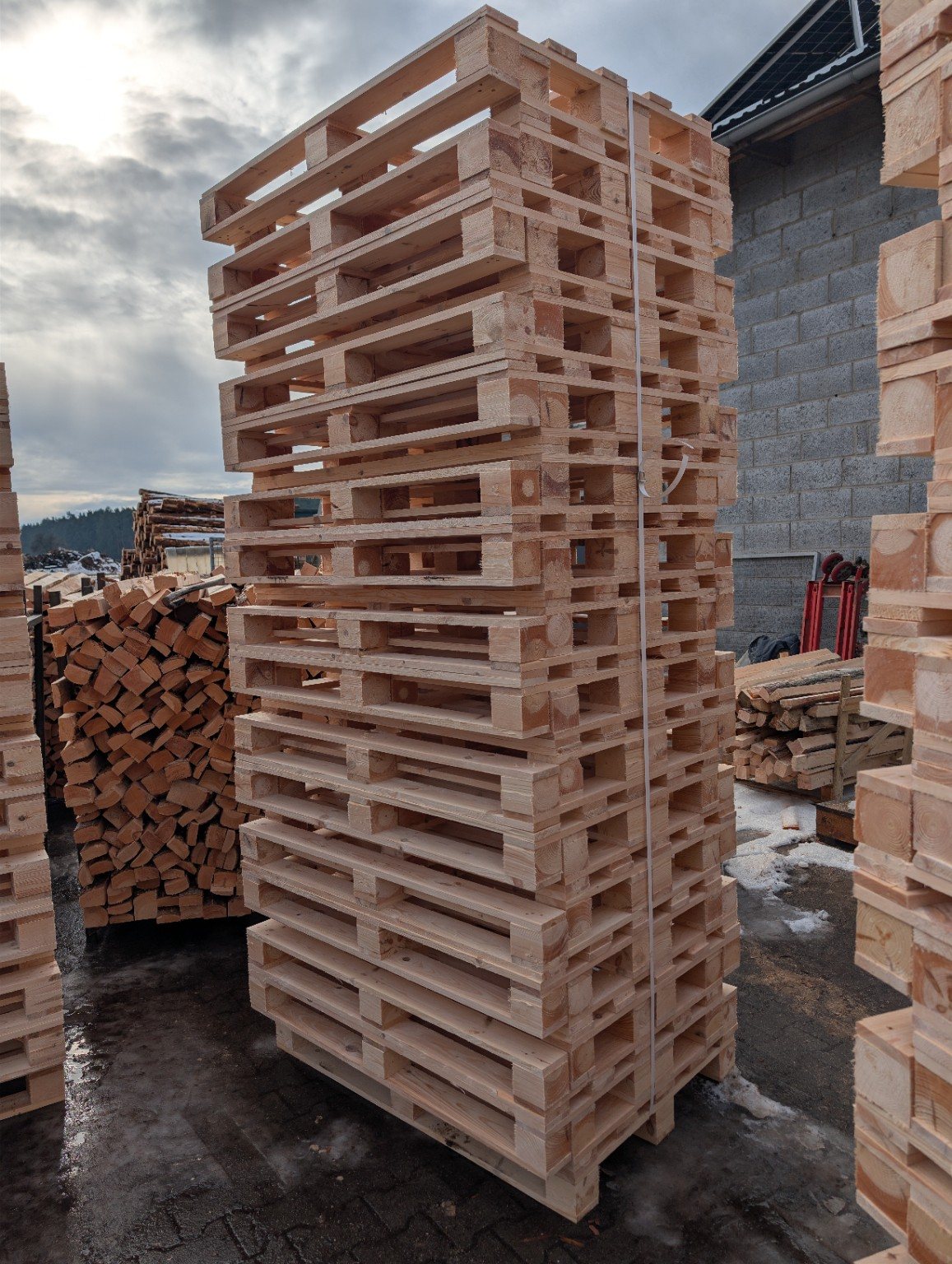 MONWOOD - wooden pallets, project 10